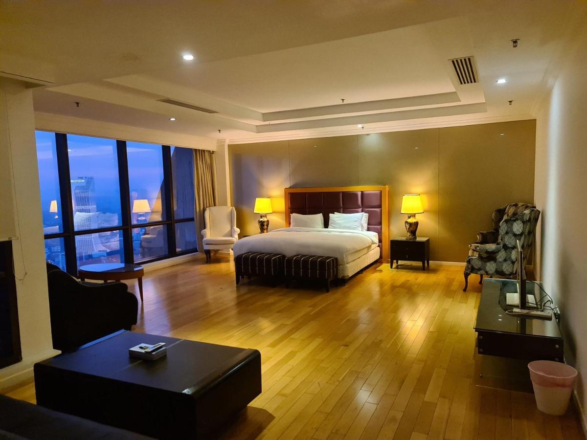 Raymond Suites At Berjaya Times Square Kuala Lumpur Exteriér fotografie